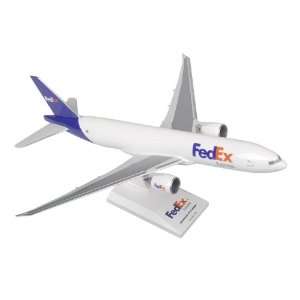  FedEx Express Boeing 777 200F 1200 Model Airplane 