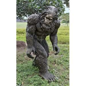  Bigfoot the Giant Life Size Yeti Statue