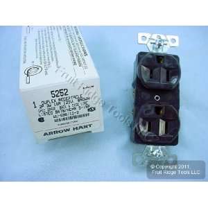   Brown Crouse 5 15 Straight Receptacle 15A 125V 5252