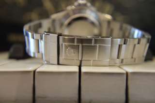 40mm case diameter, sapphire crystal, quick set date, Oyster bracelet 