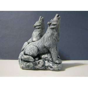  Wolf Sculpture made with volcanic ash 