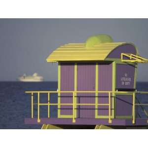 com Art Deco Lifeguard Station, South Beach, Miami, Florida, USA Art 