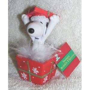  Peanuts Snoopy in Christmas Present Bobble Figurine