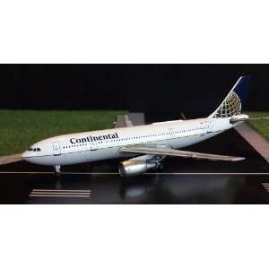  Aeroclassics Continental Airlines A 300B4 Model Airplane 