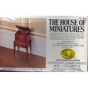    Hepplewhite Cellarette/ Circa 1790 #40062 (The House of Miniatures