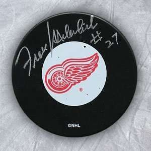  FRANK MAHOVLICH Detroit Red Wings SIGNED Hockey Puck 
