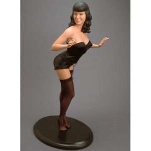  Bettie Page 1/4 Scale Statue Toys & Games