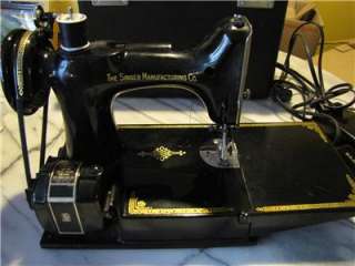 1953 Singer Featheweight 221 Sewing Machine W/Case & attachments 