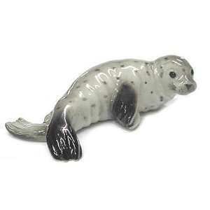  HARBOR SEAL Pup lays Claps Flippers together MINIATURE New 