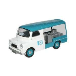   CA Milk Float Co op   1/43rd Scale Oxford Diecast Toys & Games