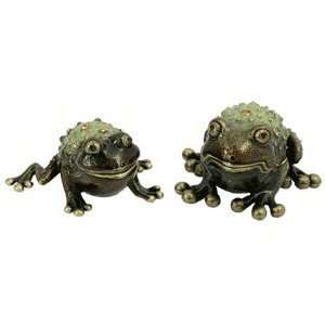  2 Hand painted Frog Salt & Pepper Shakers Kitchen 