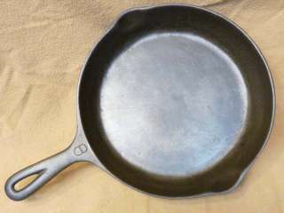 High Quality Vintage Martin Cast Iron Skillet w/Beautiful Markings 