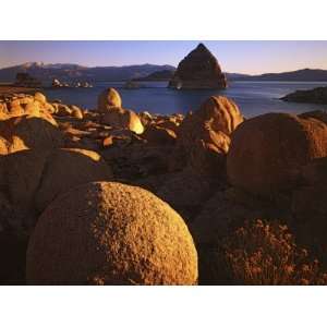  Boulders, Pyramid Lake, Washoe County, Nevada, USA Landscape 