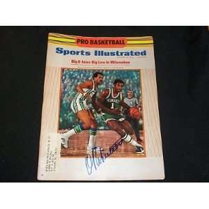 Oscar Robertson Signed 1970 Sports Illustrated SI JSA Q  