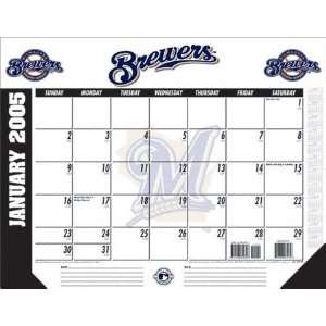  Milwaukee Brewers 2005 Desk Calendar