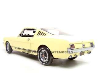 1965 FORD MUSTANG GT 2+2 FASTBACK 1YELLOW 118 ERTL  