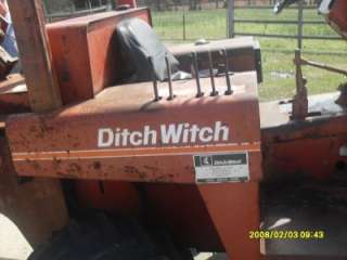 DITCH WITCH 5010 RIDE ON TRENCHER / BACKHOE  