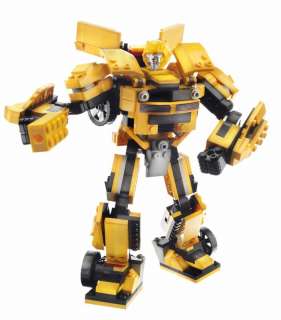 Use the same bricks to change BUMBLEBEE into a mighty robot or speedy 