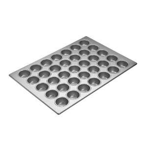 Focus Foodservice Commercial Bakeware 35 Count 2 3/4 Inch Cupcake Pan 