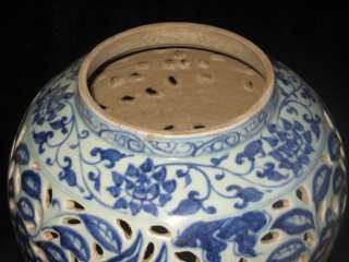 EXQUISITE ANTIQUE CHINESE MING DYNASTY PORCELAIN PEACOCK POT  