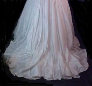 Elegant Late 50s Early 60s Wedding Gown w/ Train Sm  