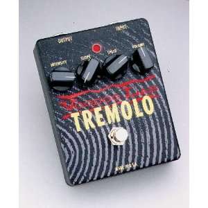  Voodoo Lab TR Tremolo Effects Pedal Musical Instruments