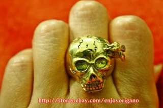 VINTAGE JEWELRY SKULL and BEE BRASS GOLD RING DESIGN  