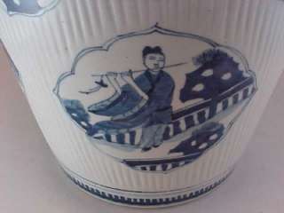 Chinese Kangxi Blue White Porcelain Ribbed Vase Jar. Large 15in 