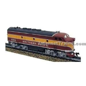   HO Scale F2 A w/Dual Drive   Southern Pacific Daylight Toys & Games