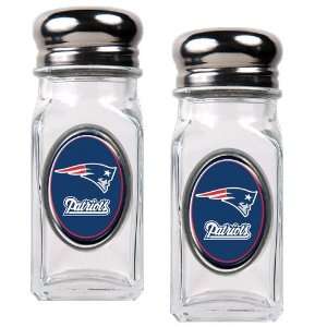 Sports NFL PATRIOTS Salt and Pepper Shaker Set with Crystal Coat/Clear 