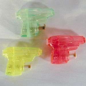 36 MINI SQUIRT GUNS DZ069 novelty water party toys  