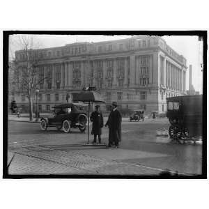   DISTRICT OF COLUMBIA; TRAFFIC. STOP AND GO SIGNS 1913